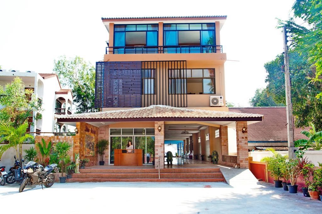 Sea Breeze Guest House Cha-Am Dış mekan fotoğraf