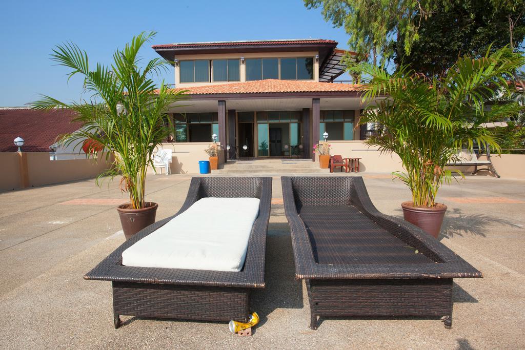 Sea Breeze Guest House Cha-Am Dış mekan fotoğraf